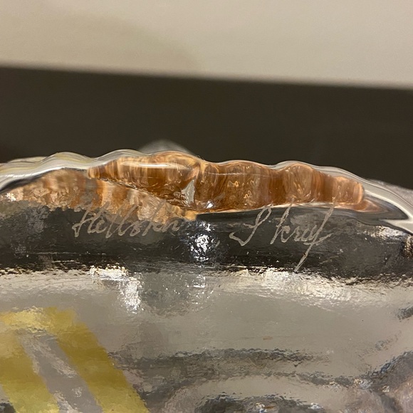 Lars Hellstun Skruff Swedish Glass Paperweight - Picture 6 of 7